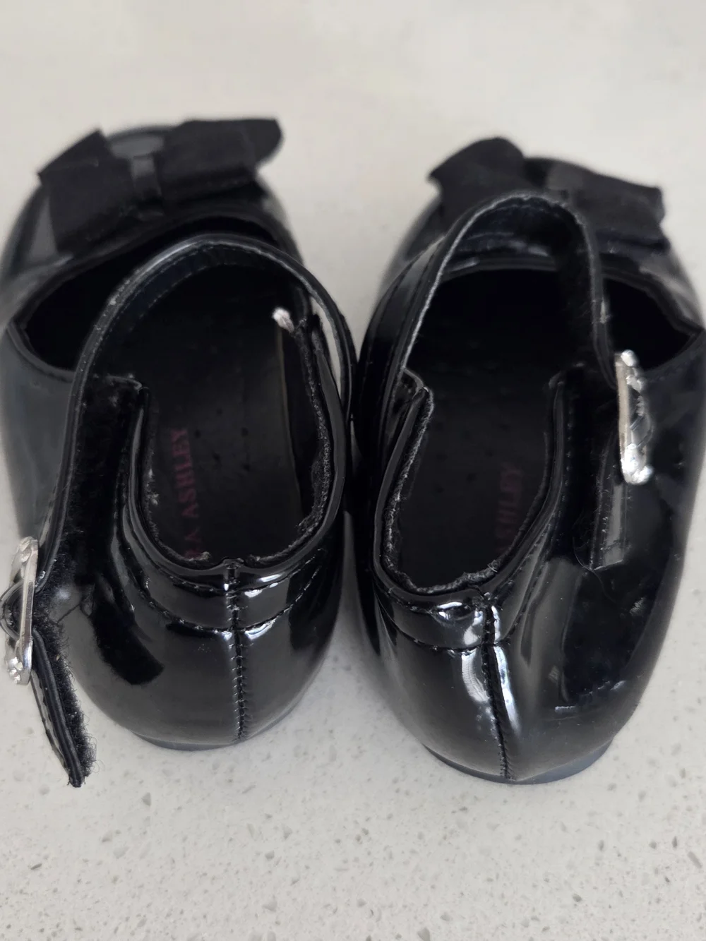 Girls' Black Patent Mary Jane Dress Shoes with Bow Laura Ashley Size 9 6.25in